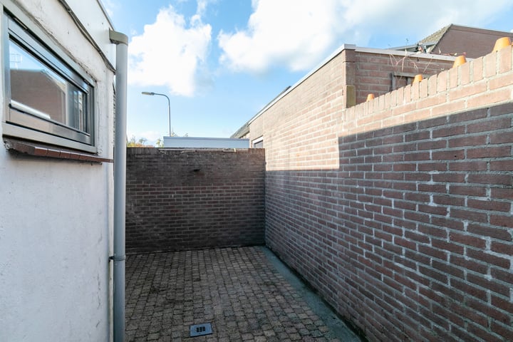 View photo 31 of Staringstraat 57