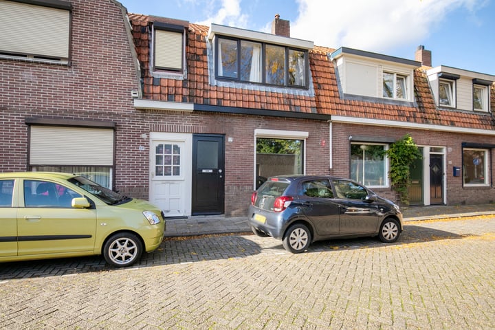 View photo 33 of Staringstraat 57