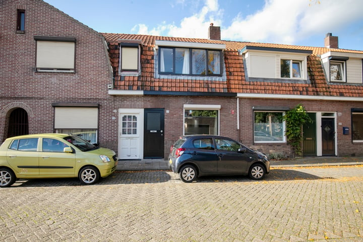 View photo 34 of Staringstraat 57