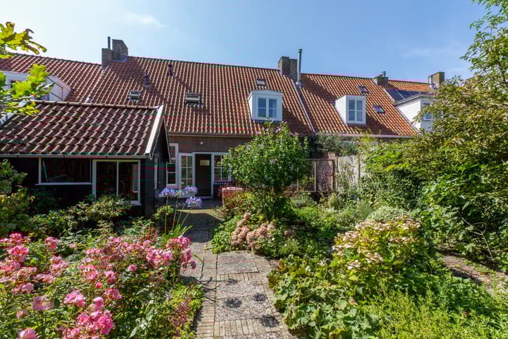 Foto 2 van Dorpsstraat 8