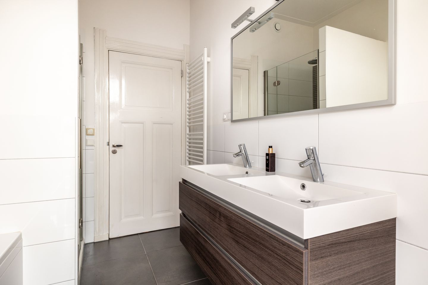 Photo 40 of Wethouder Romboutsstraat 17