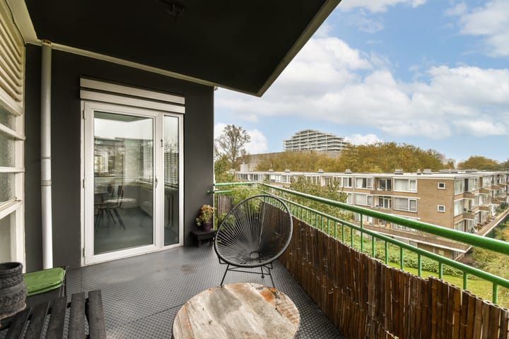 Photo 10 of Meander 355