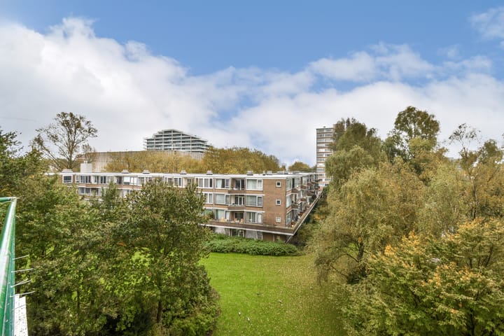 Photo 9 of Meander 355