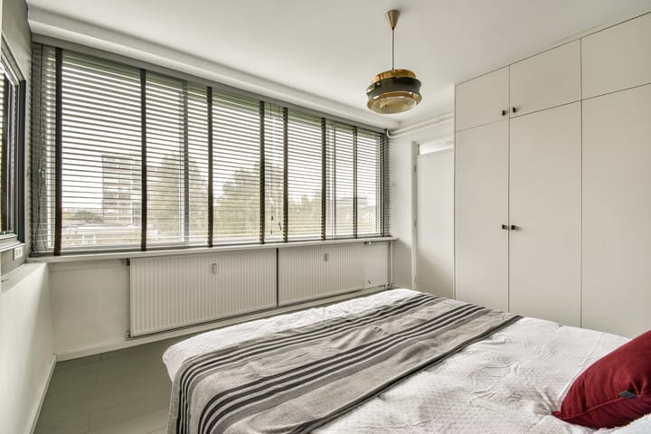 Photo 12 of Meander 355