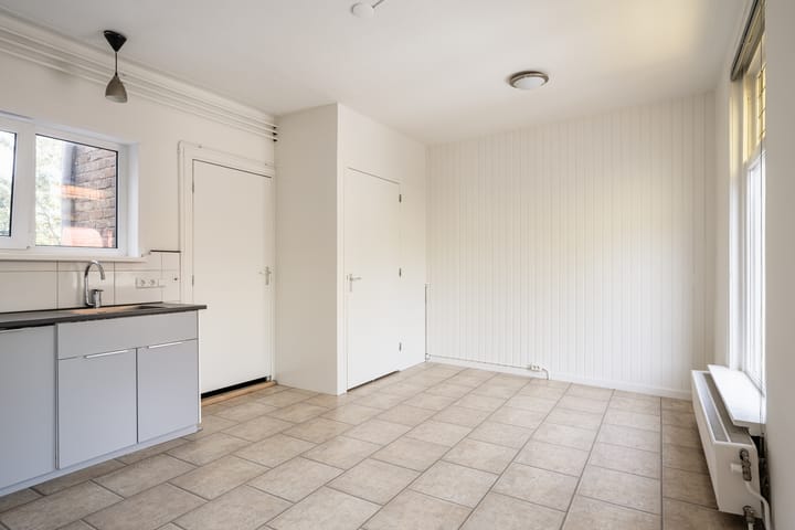 Foto 15 van Esschilderstraat 2-A