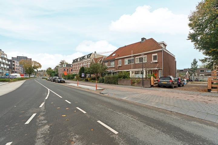 Bekijk foto 2 van Weurtseweg 93