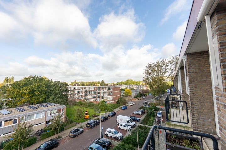 View photo 33 of Bachstraat 334