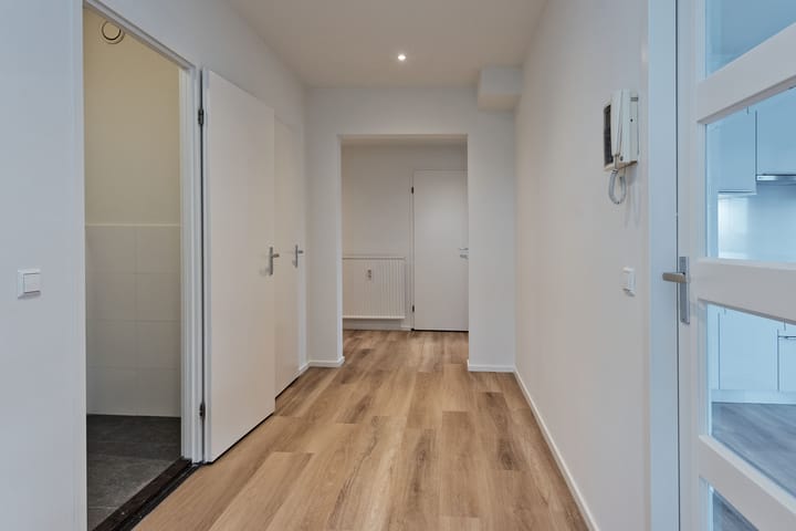 Foto 12 van Donau 80