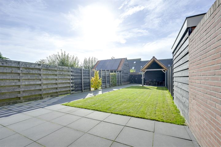 View photo 31 of Beatrixstraat 7