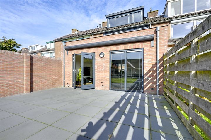 View photo 33 of Beatrixstraat 7