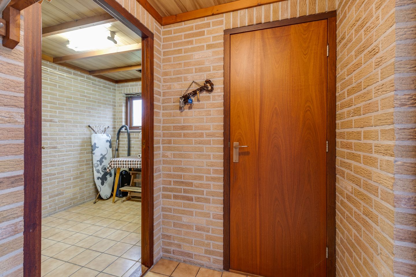 Photo 19 of De Hare 7