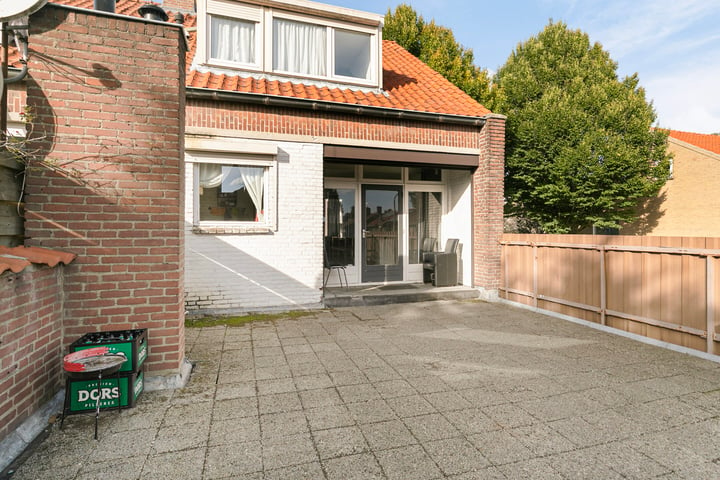 View photo 16 of Leeuwerikstraat 19