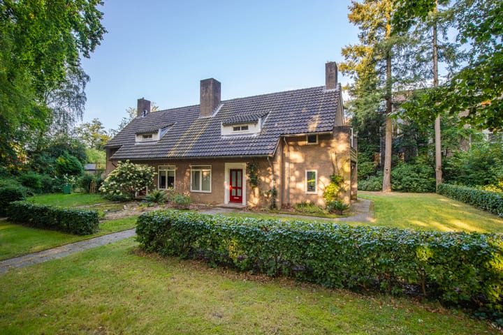 Foto 1 van Generaal Urquhartlaan 12