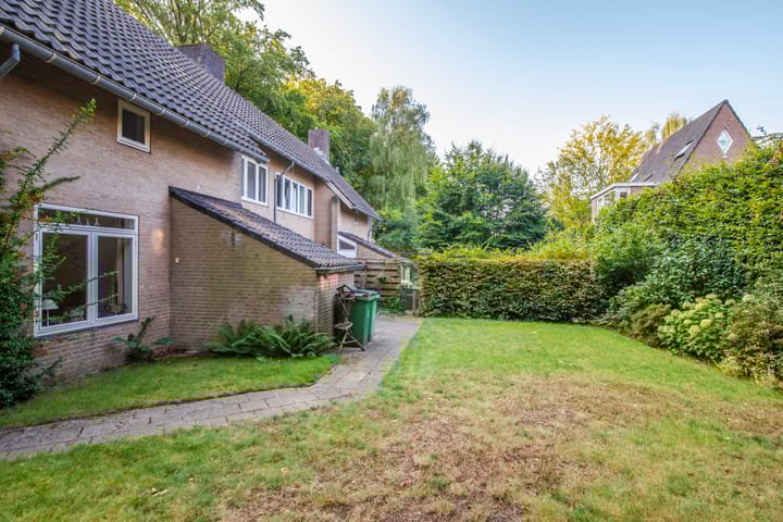 Foto 25 van Generaal Urquhartlaan 12