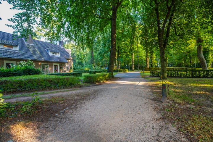 Foto 30 van Generaal Urquhartlaan 12