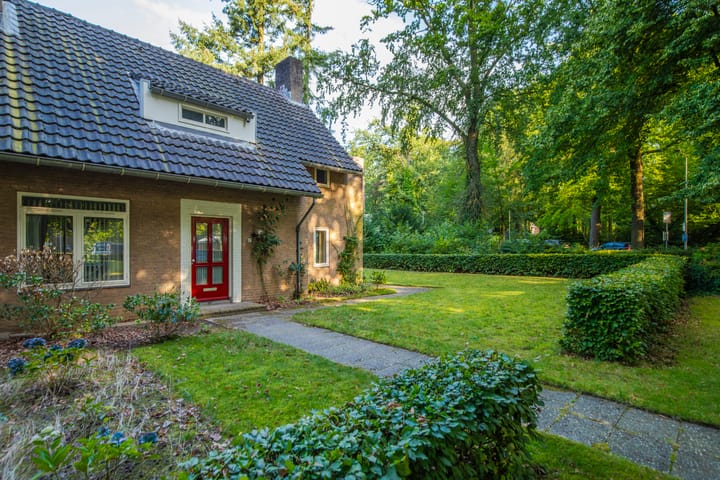 Foto 31 van Generaal Urquhartlaan 12