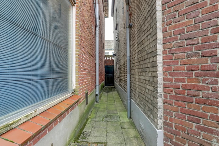 View photo 48 of Oudste Poortstraat 9