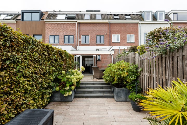 Foto 13 van Pieter Bothstraat 13