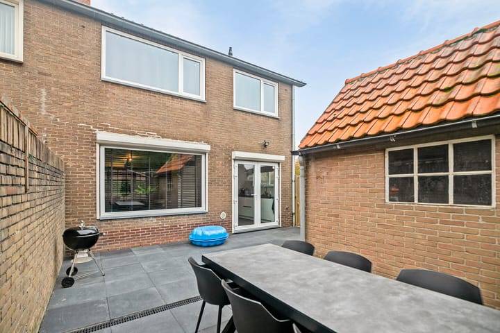 Foto 11 van Meerkoetstraat 4