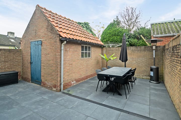 Foto 12 van Meerkoetstraat 4