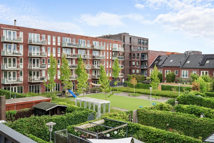 Bekijk foto 31 van Meerten Verhoffstraat 10-C12