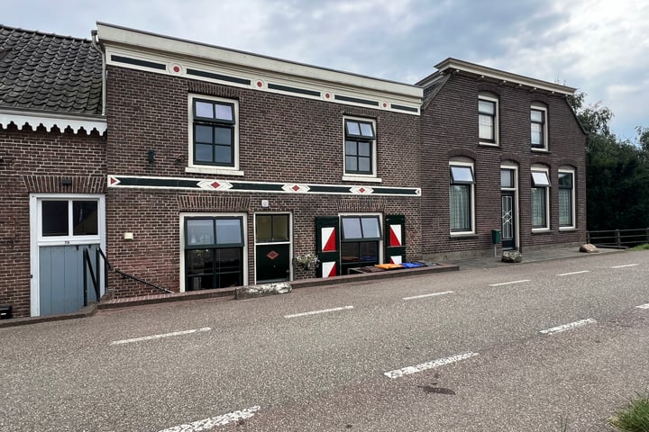 Bekijk foto 2 van Lekdijk oost 11