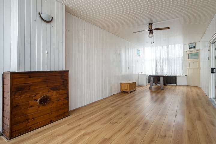 Photo 13 of Loosduinseweg 1027