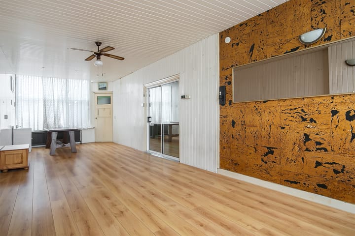 Photo 15 of Loosduinseweg 1027