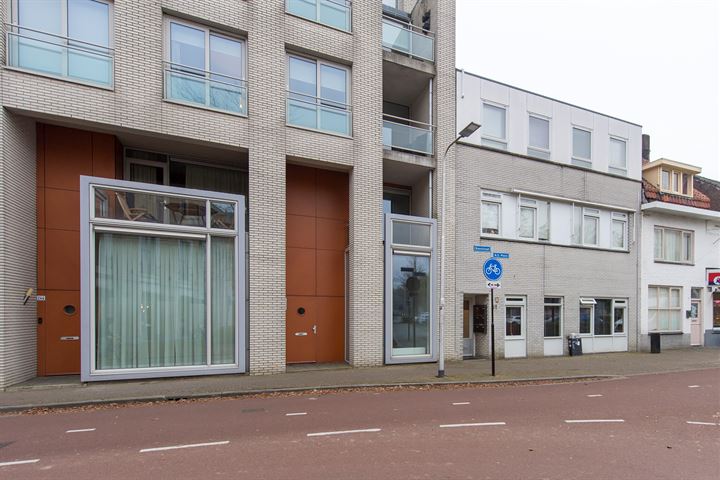 Bekijk foto 2 van Koestraat 246