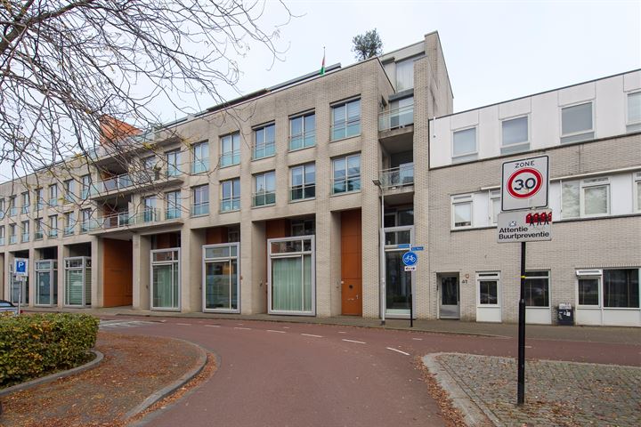 Bekijk foto 3 van Koestraat 246