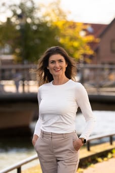 Anita Kiss - Commercial Employee