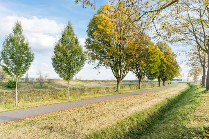 View photo 33 of Katwijkseweg 9