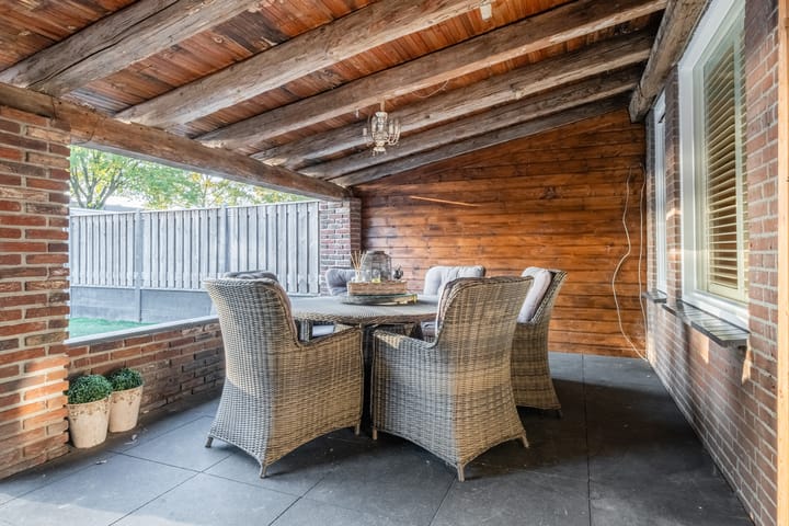 Foto 24 van Lyonhof 2