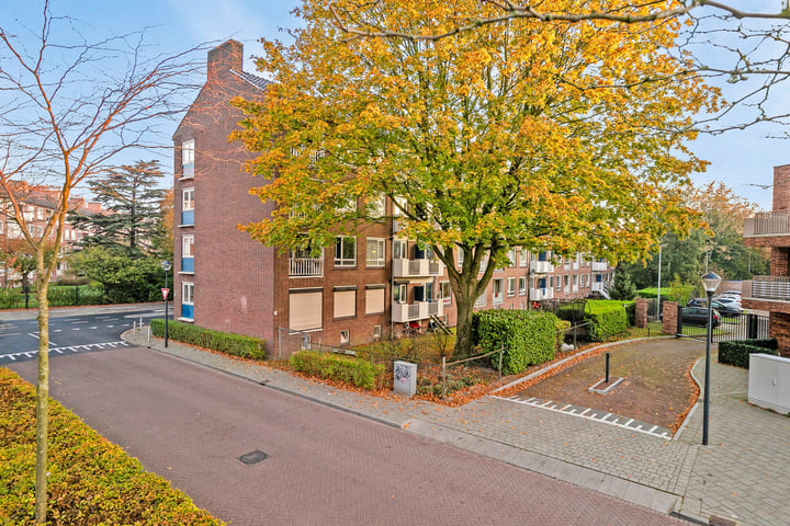 Bekijk foto 35 van Dr. Struyckenstraat 15-A