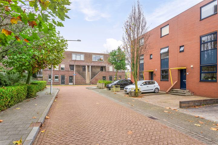 View photo 32 of Bremenstraat 74