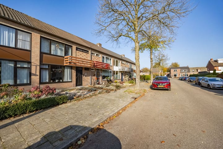 Foto 24 van Helfrichstraat 10