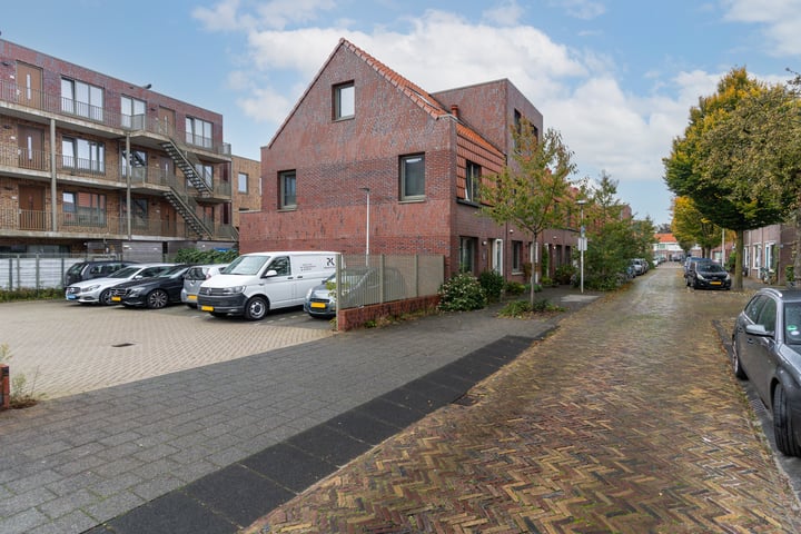 Bekijk foto 44 van Tomaatstraat 25