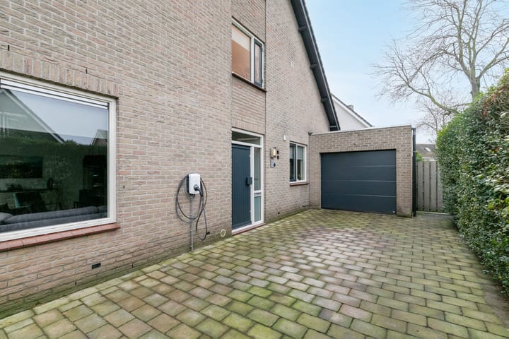 Foto 6 van Dr. J.M. den Uylstraat 65