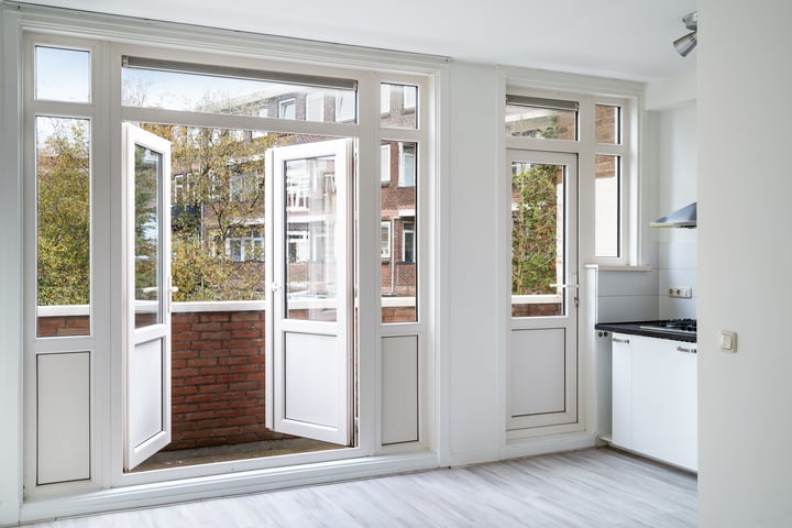 Bekijk foto 4 van Treubstraat 18-B02