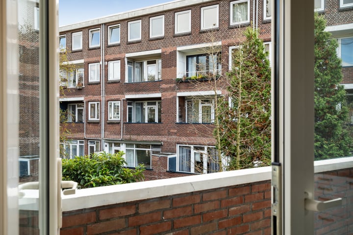 Bekijk foto 5 van Treubstraat 18-B02