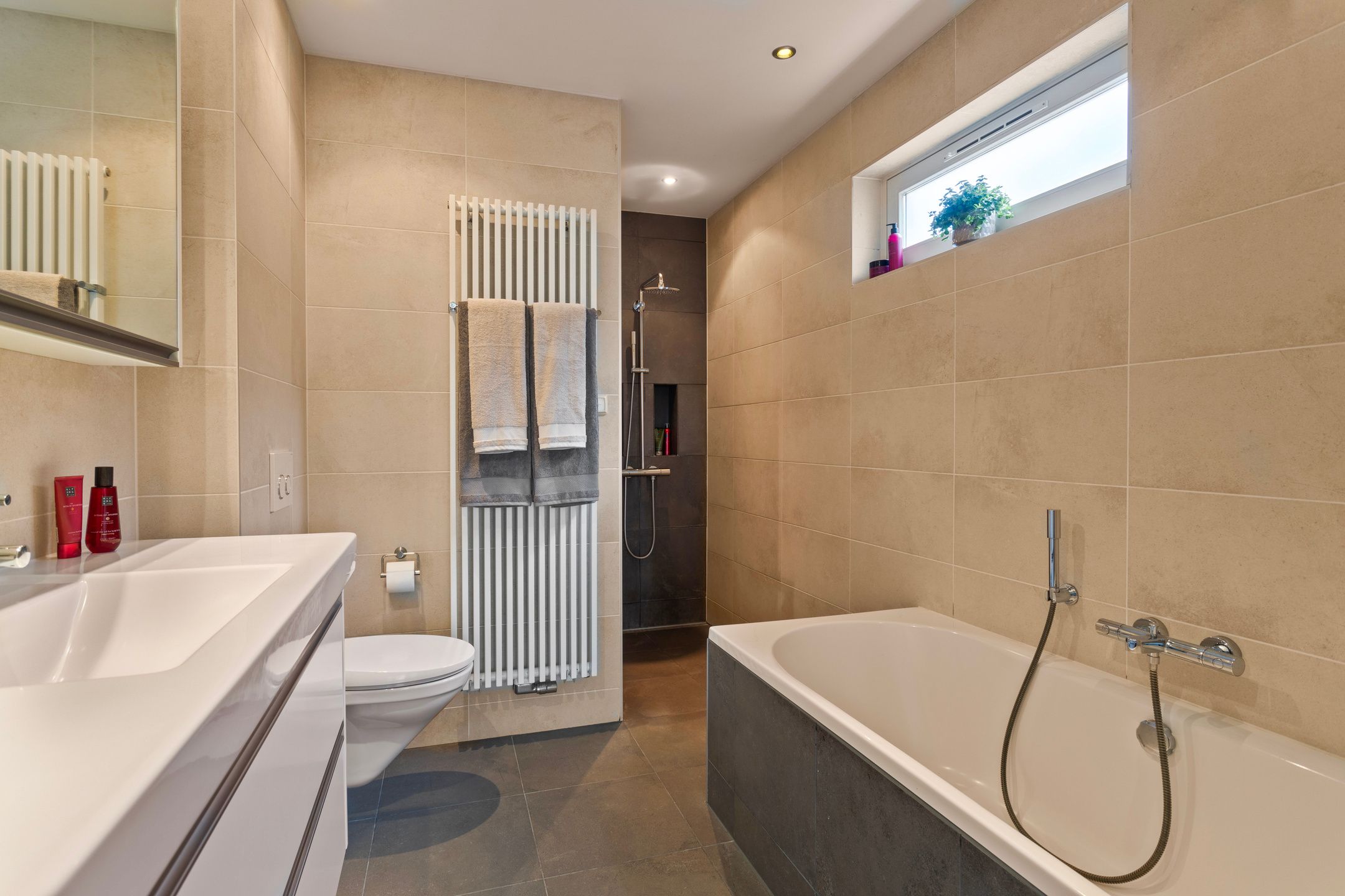 Foto 24 van Eijkhovenstraat 9