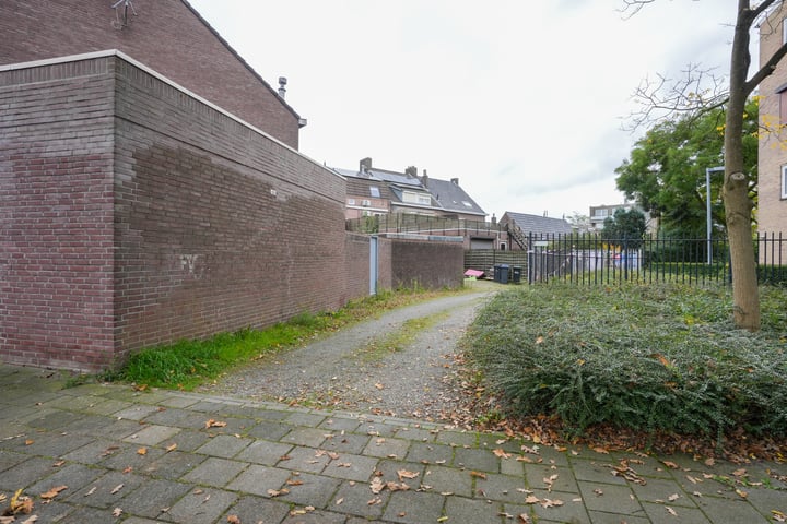 View photo 29 of Roebroekweg 80