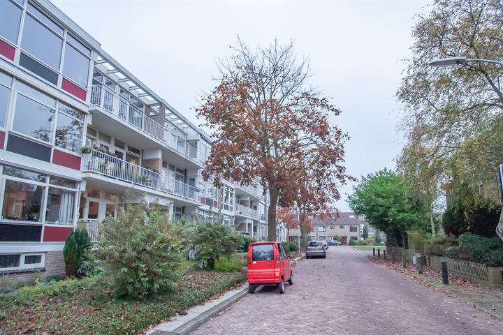 View photo 2 of Beethovenlaan 34