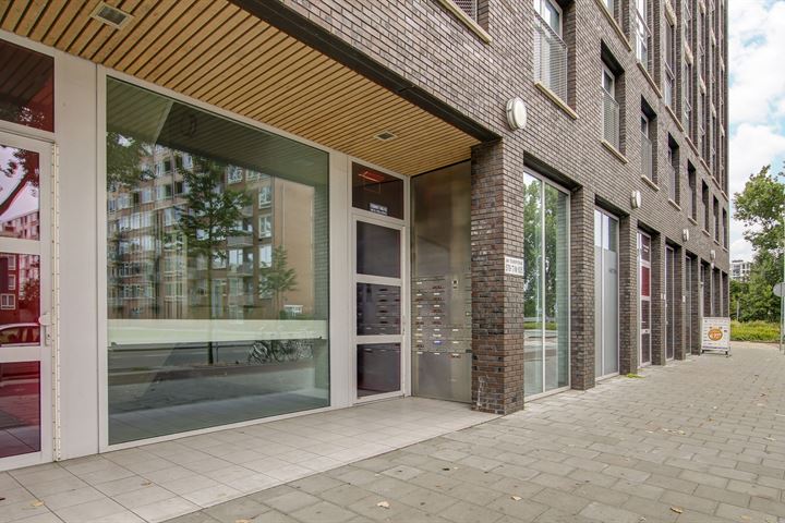 View photo 17 of Jan Tooropstraat 583