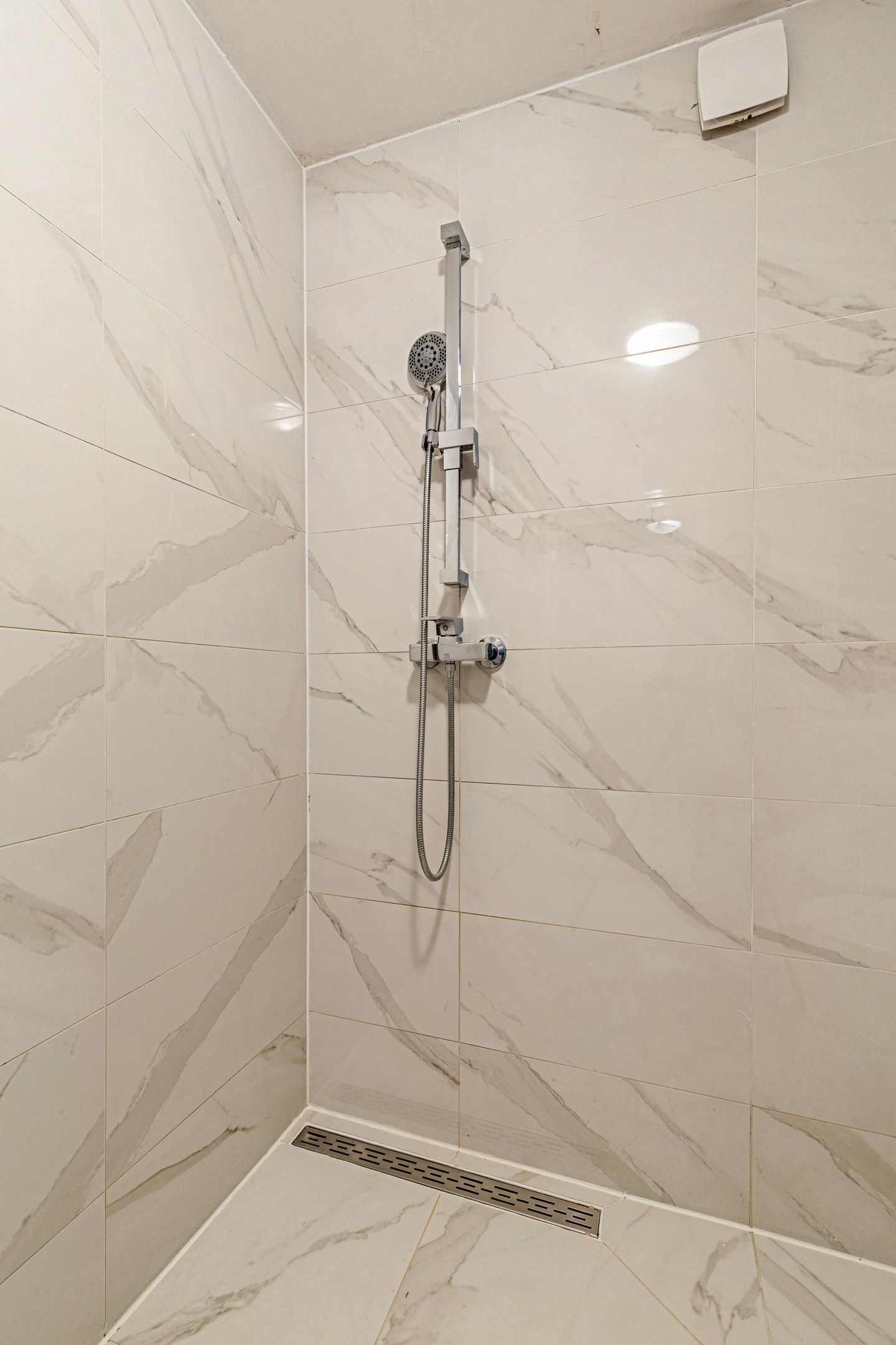 Photo 20 of Linnaeusstraat 108