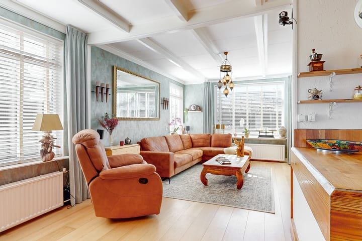 Foto 8 van Middenweg 30