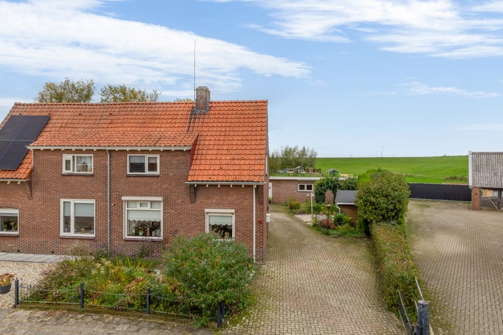 View photo 44 of Leendersstraat 10