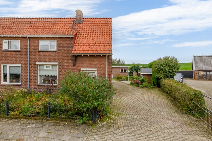 View photo 46 of Leendersstraat 10