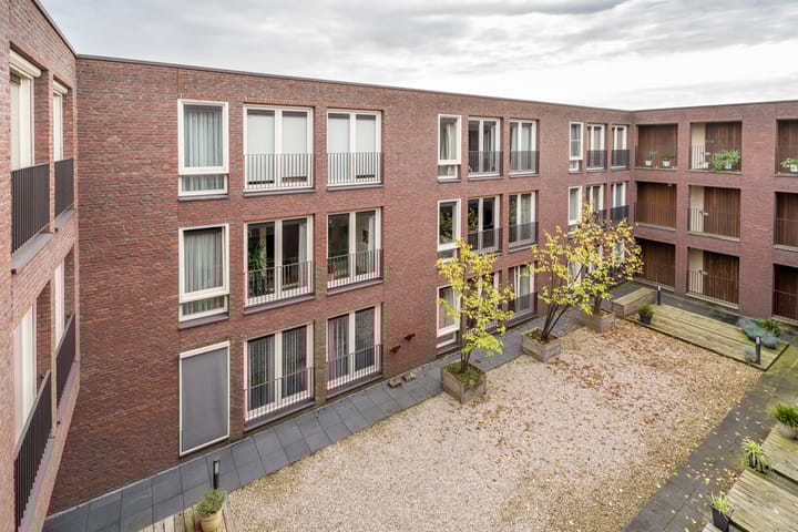 Photo 37 of Boomstraat 130-B