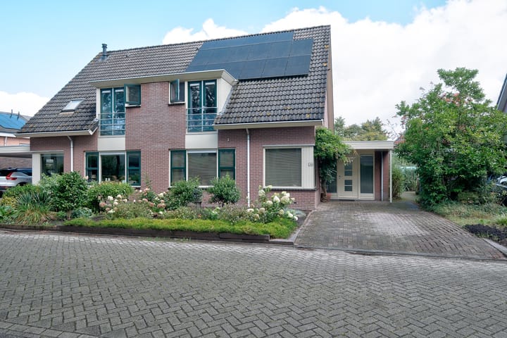 Foto 2 van Kristalstoep 70